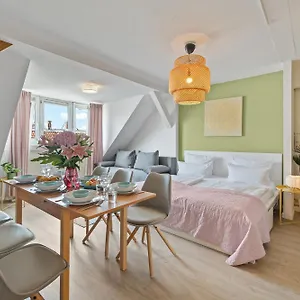 33 Abcd Alexanderplatz Apartment
